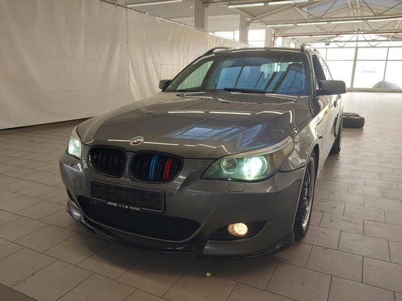 Pogled od napred levo