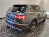 Pogled od pozadi desno