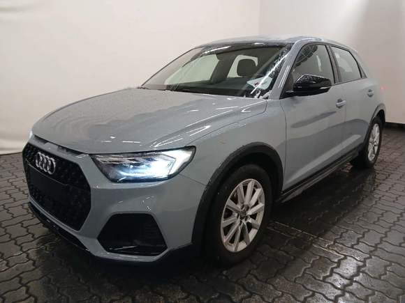 Pogled od napred levo