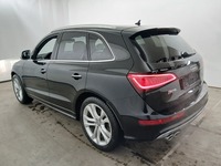 Vaade tagant vasakult