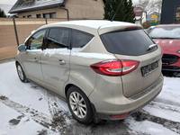 Pogled od pozadi levo