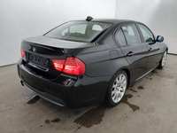 Pogled od pozadi desno