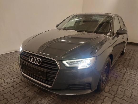 Pogled od napred levo