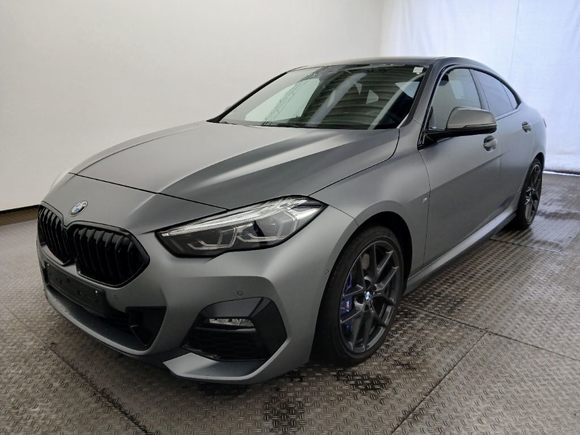 Вид спереди слева