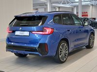 Pogled od pozadi desno