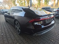 Pogled od pozadi levo