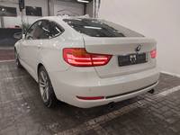 Pogled od pozadi levo