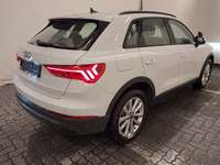 Pogled od pozadi desno