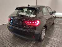 Pogled od pozadi desno