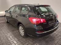 Pogled od pozadi levo