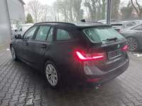 Pogled od pozadi levo