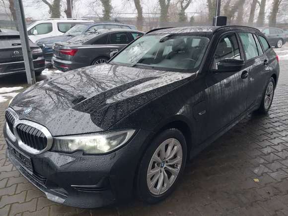 Pogled od napred levo