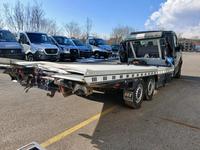 Skats no labās puses aizmugurē