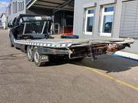 Skats no kreisās puses aizmugurē