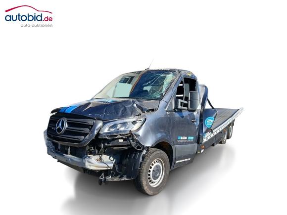 Skats no kreisās puses priekšā