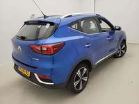 Pogled od pozadi desno