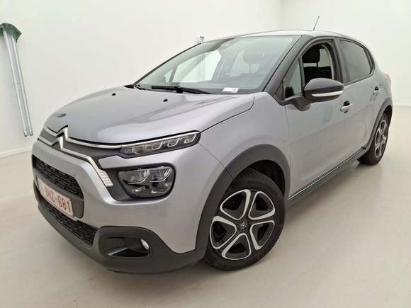 Pogled od napred levo