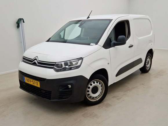 Pogled od napred levo