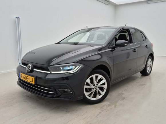 Pogled od napred levo