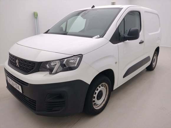 Pogled od napred levo