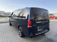 Pogled od pozadi levo