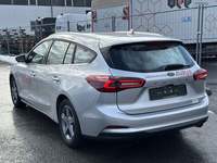 Pogled od pozadi levo