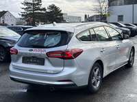 Pogled od pozadi desno