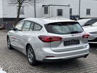 Pogled od pozadi levo