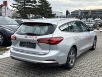 Pogled od pozadi desno