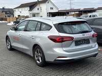 Pogled od pozadi levo