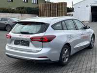 Pogled od pozadi desno