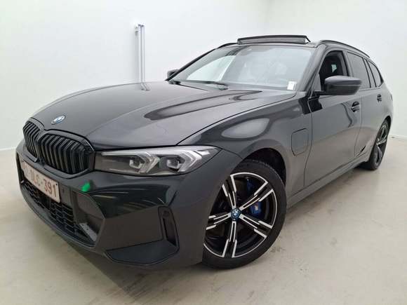 Pogled od napred levo