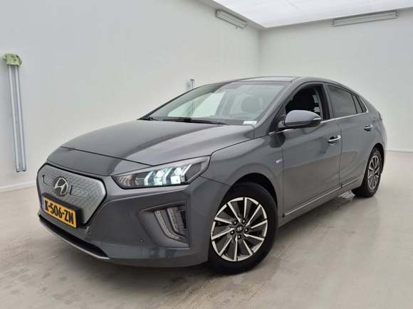 Pogled od napred levo