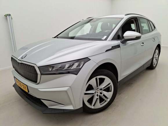 Pogled od napred levo