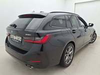 Pogled od pozadi desno