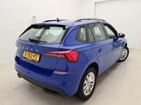 Pogled od pozadi desno