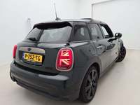 Pogled od pozadi desno