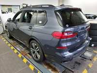 Vaade tagant vasakult