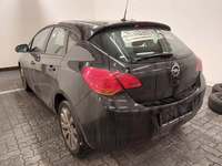 Вид сзади слева