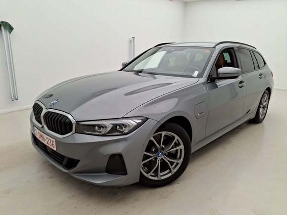 Pogled sprijeda lijevo