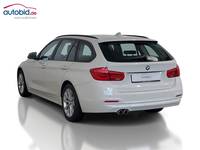 Vista traseira esquerda