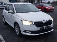 Pogled sprijeda desno