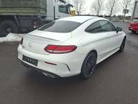 Pogled od pozadi desno