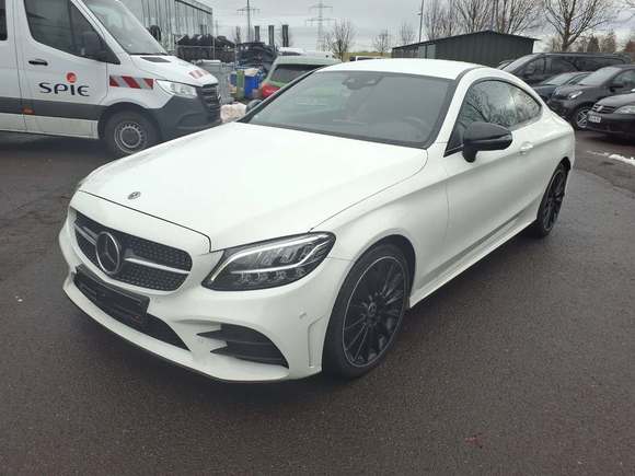 Pogled od napred levo