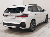 Pogled od pozadi desno