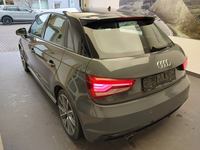 Вид сзади слева