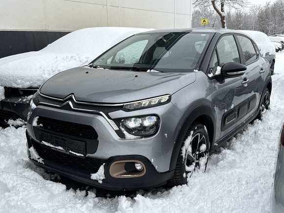 Pogled sprijeda lijevo