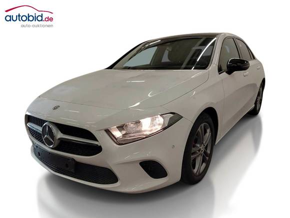 Pogled od napred levo