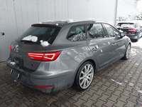 Pogled od pozadi desno