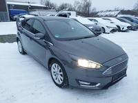 Pogled od napred  desno